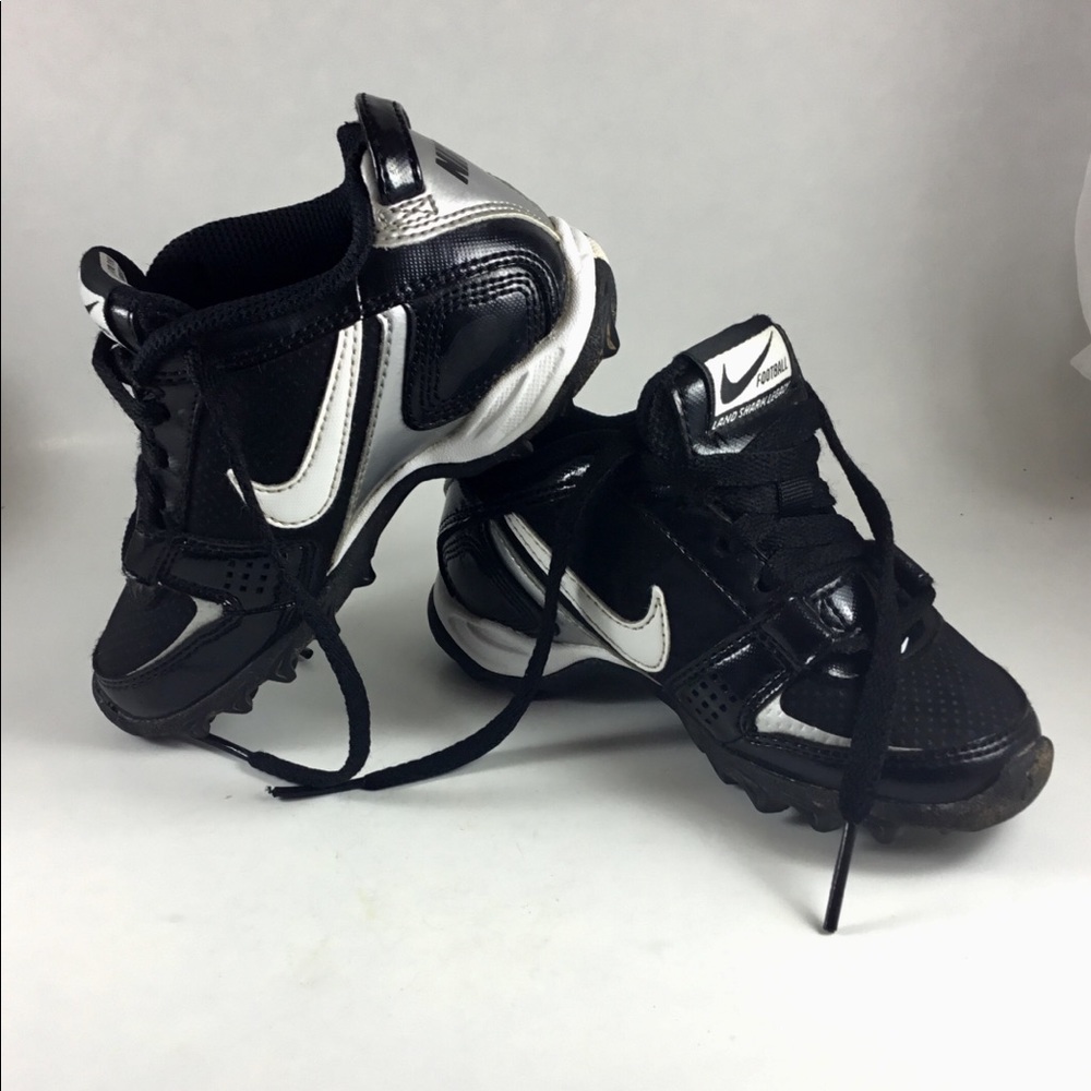 Nike Cleats Black/White- Excellent Condition!